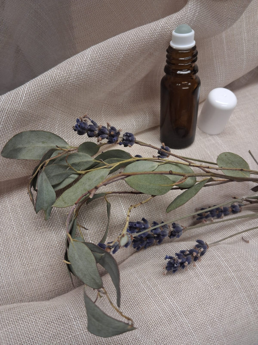 Hoe maak je zelf een natuurlijke parfumroller?